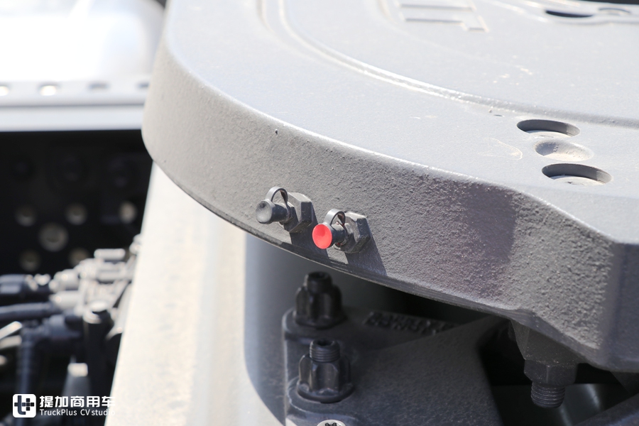 平地板奔驰卡车售价50多万?还有一系列高端配置,现在进口卡车这么香吗? - 第34张 - 提加商用车网 平地板奔驰卡车售价50多万?还有一系列高端配置,现在进口卡车这么香吗? - 第34张