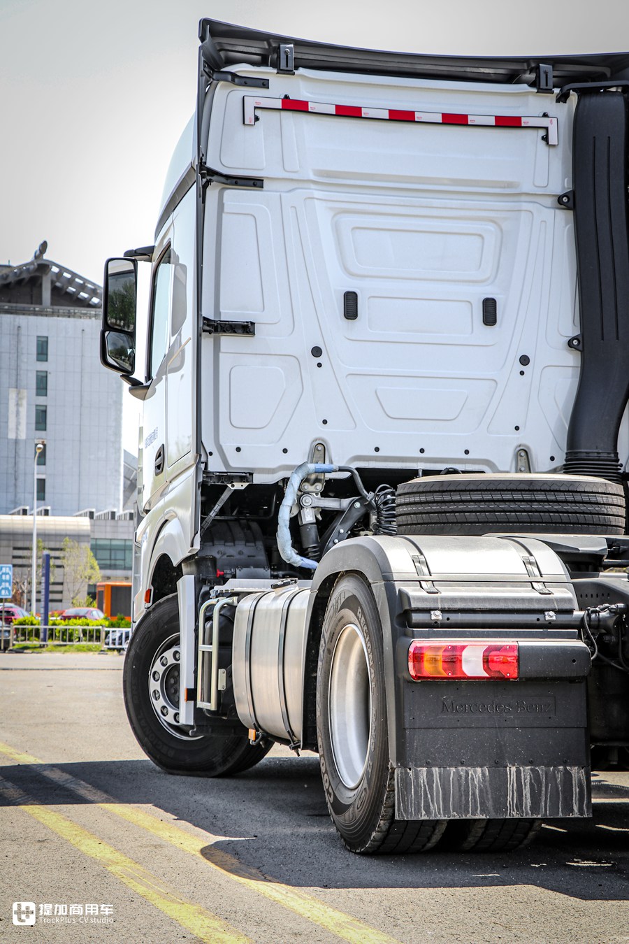 平地板奔驰卡车售价50多万?还有一系列高端配置,现在进口卡车这么香吗? - 第44张 - 提加商用车网 平地板奔驰卡车售价50多万?还有一系列高端配置,现在进口卡车这么香吗? - 第44张
