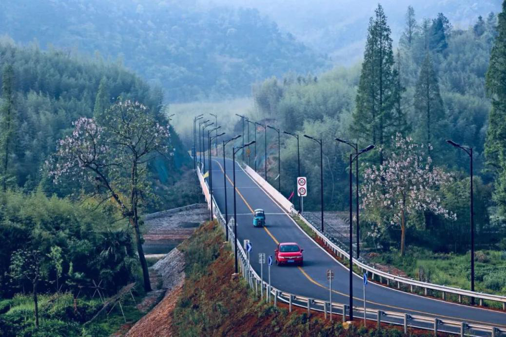 有颜有品,与安凯G6一起走进德清踏春听风品美景 - 第1张 - 提加商用车网 有颜有品,与安凯G6一起走进德清踏春听风品美景 - 第1张