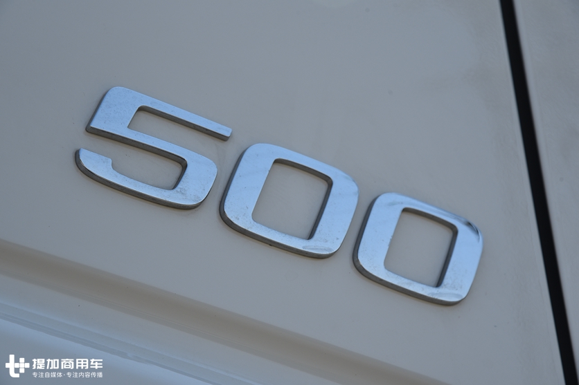 同步欧洲最新动力链,安全配置更升一级,国六沃尔沃FH牵引车来了 - 第3张 - 提加商用车网 同步欧洲最新动力链,安全配置更升一级,国六沃尔沃FH牵引车来了 - 第3张