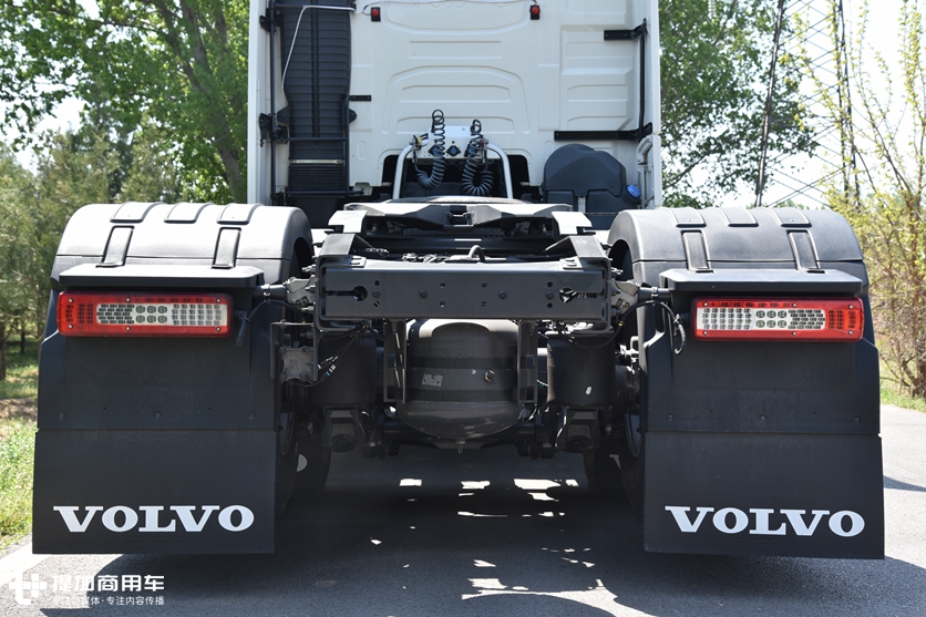 同步欧洲最新动力链,安全配置更升一级,国六沃尔沃FH牵引车来了 - 第7张 - 提加商用车网 同步欧洲最新动力链,安全配置更升一级,国六沃尔沃FH牵引车来了 - 第7张