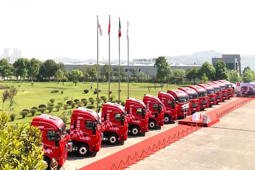 豪轻豪省豪舒适, 红岩杰狮2020牵引车为公路英雄而生 - 第5张 - 提加商用车网 豪轻豪省豪舒适, 红岩杰狮2020牵引车为公路英雄而生 - 第5张