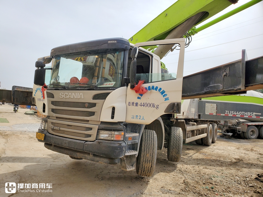 斯堪尼亚P450底盘泵车实拍,车主2018年花近四百万购入,竟然还是手动挡 - 第1张 - 提加商用车网 斯堪尼亚P450底盘泵车实拍,车主2018年花近四百万购入,竟然还是手动挡 - 第1张