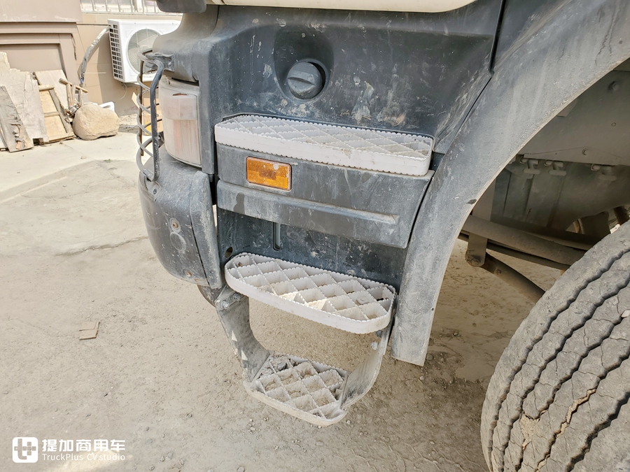 斯堪尼亚P450底盘泵车实拍,车主2018年花近四百万购入,竟然还是手动挡 - 第8张 - 提加商用车网 斯堪尼亚P450底盘泵车实拍,车主2018年花近四百万购入,竟然还是手动挡 - 第8张