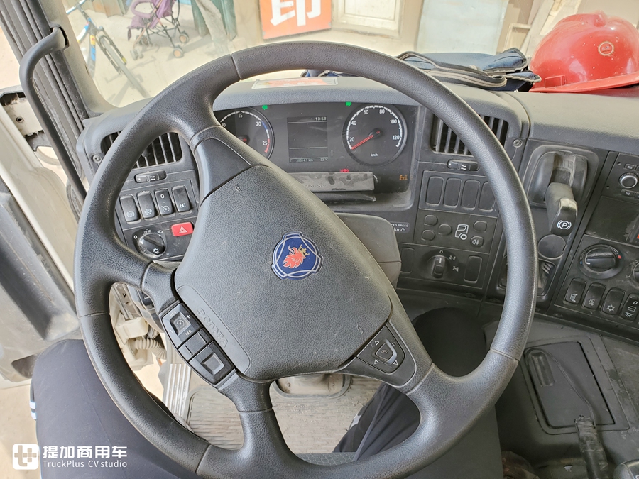 斯堪尼亚P450底盘泵车实拍,车主2018年花近四百万购入,竟然还是手动挡 - 第9张 - 提加商用车网 斯堪尼亚P450底盘泵车实拍,车主2018年花近四百万购入,竟然还是手动挡 - 第9张