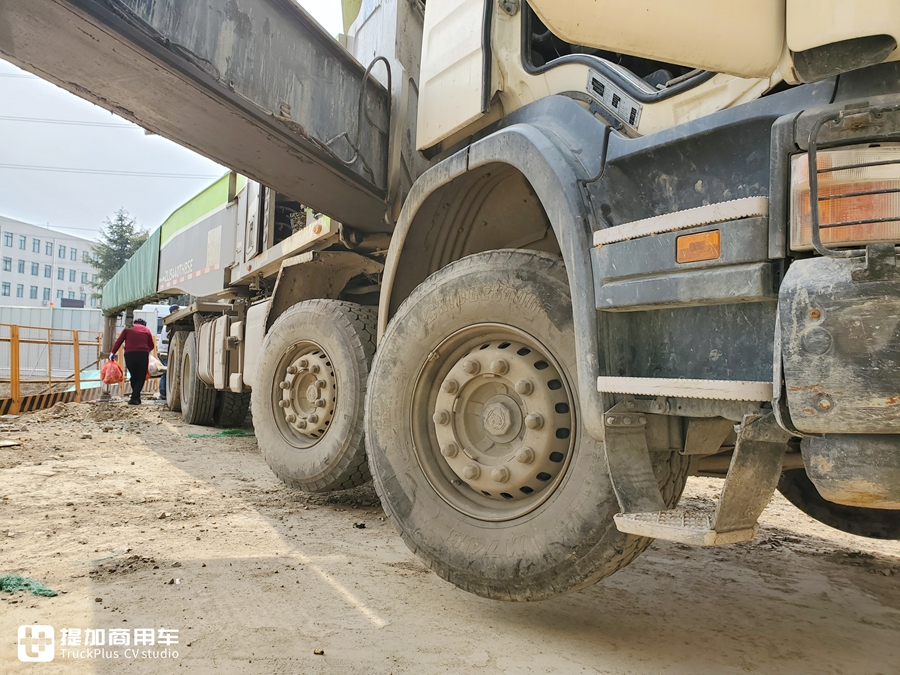 斯堪尼亚P450底盘泵车实拍,车主2018年花近四百万购入,竟然还是手动挡 - 第16张 - 提加商用车网 斯堪尼亚P450底盘泵车实拍,车主2018年花近四百万购入,竟然还是手动挡 - 第16张