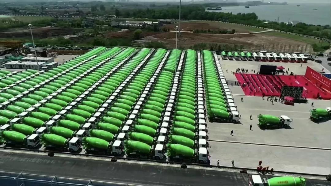 上百万人“线上围观” 华菱星马300台法规轻量化搅拌车顺利交付 - 第4张 - 提加商用车网 上百万人“线上围观” 华菱星马300台法规轻量化搅拌车顺利交付 - 第4张