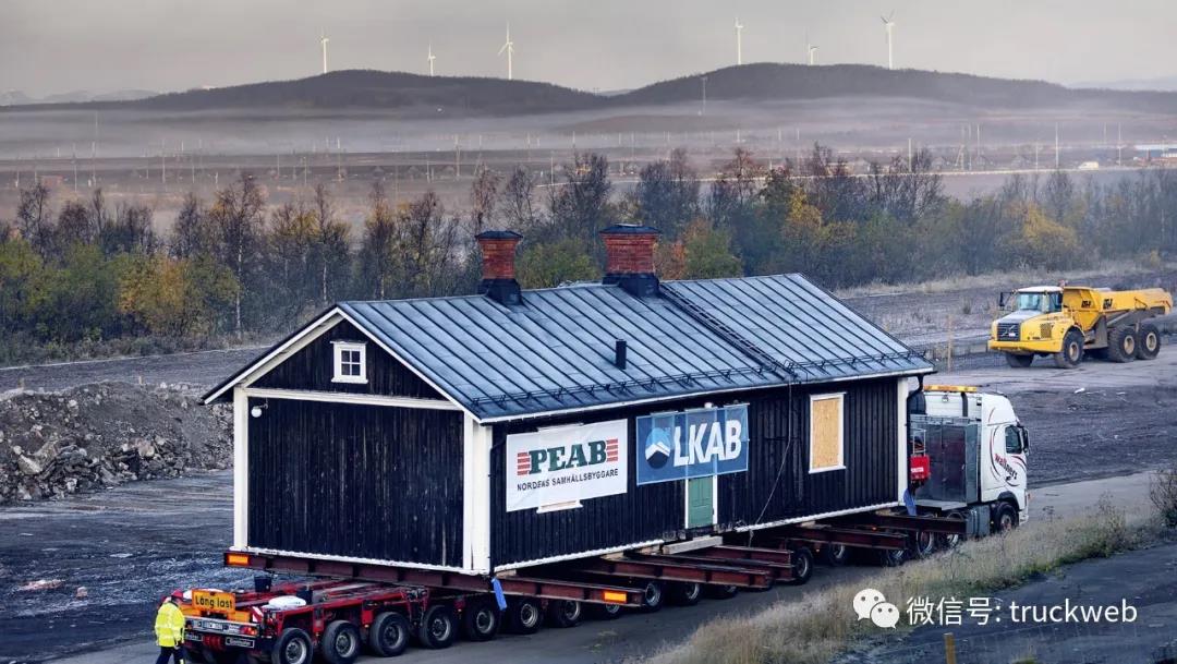 车轮上的博物馆:沃尔沃FH卡车瑞典北部搬运整栋建筑,最重330吨 - 第2张 - 提加商用车网 车轮上的博物馆:沃尔沃FH卡车瑞典北部搬运整栋建筑,最重330吨 - 第2张