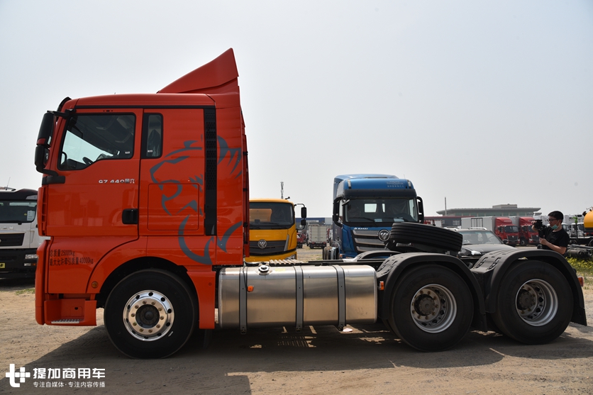 平顶汕德卡G7牵引车首发评测,还是大空间,国六车型价格也亲民 - 第3张 - 提加商用车网 平顶汕德卡G7牵引车首发评测,还是大空间,国六车型价格也亲民 - 第3张