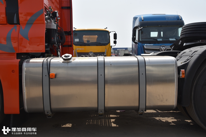 平顶汕德卡G7牵引车首发评测,还是大空间,国六车型价格也亲民 - 第9张 - 提加商用车网 平顶汕德卡G7牵引车首发评测,还是大空间,国六车型价格也亲民 - 第9张