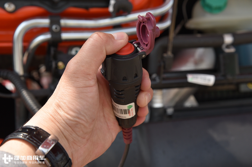 平顶汕德卡G7牵引车首发评测,还是大空间,国六车型价格也亲民 - 第11张 - 提加商用车网 平顶汕德卡G7牵引车首发评测,还是大空间,国六车型价格也亲民 - 第11张