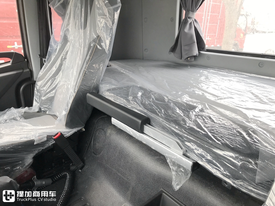 运营效率最高的快递运输专用,大家看看东风天龙KL4X2牵引车,配置靠谱吗? - 第11张 - 提加商用车网 运营效率最高的快递运输专用,大家看看东风天龙KL4X2牵引车,配置靠谱吗? - 第11张