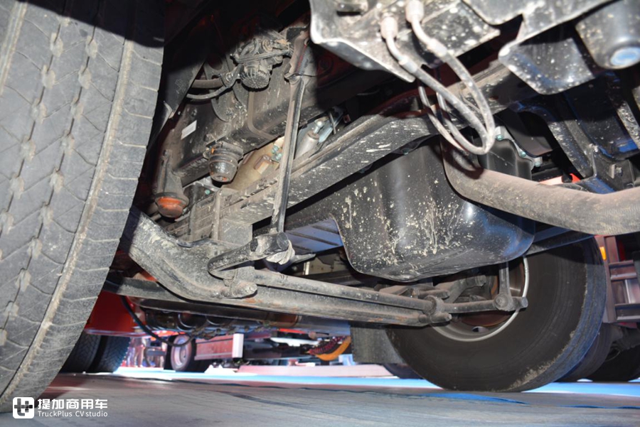 MAN底盘的大型排烟消防车实拍,翅膀式巨大抽烟机太震撼了 - 第9张 - 提加商用车网 MAN底盘的大型排烟消防车实拍,翅膀式巨大抽烟机太震撼了 - 第9张