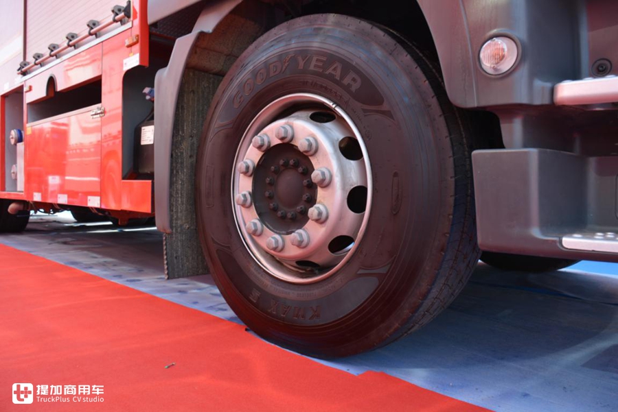 MAN底盘的大型排烟消防车实拍,翅膀式巨大抽烟机太震撼了 - 第10张 - 提加商用车网 MAN底盘的大型排烟消防车实拍,翅膀式巨大抽烟机太震撼了 - 第10张