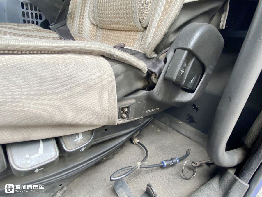 15年车龄的沃尔沃FM实拍,还在倒短,配置领先国产卡车一个时代 - 第8张 - 提加商用车网 15年车龄的沃尔沃FM实拍,还在倒短,配置领先国产卡车一个时代 - 第8张