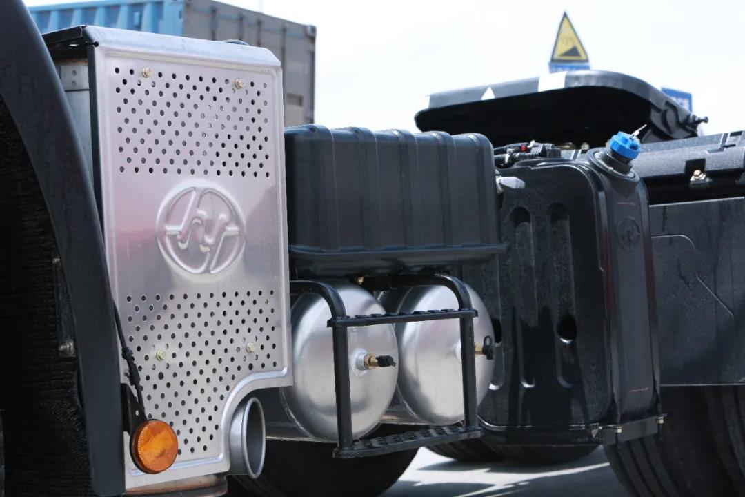 多载货、少费油 ,红岩杰狮2020牵引车专为物流业打造 - 第2张 - 提加商用车网 多载货、少费油 ,红岩杰狮2020牵引车专为物流业打造 - 第2张