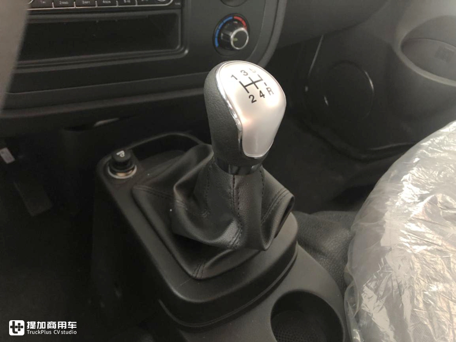 微卡轿车化,江淮“轿卡”康铃X5实拍,底盘性能内饰舒适性都靠谱 - 第8张 - 提加商用车网 微卡轿车化,江淮“轿卡”康铃X5实拍,底盘性能内饰舒适性都靠谱 - 第8张