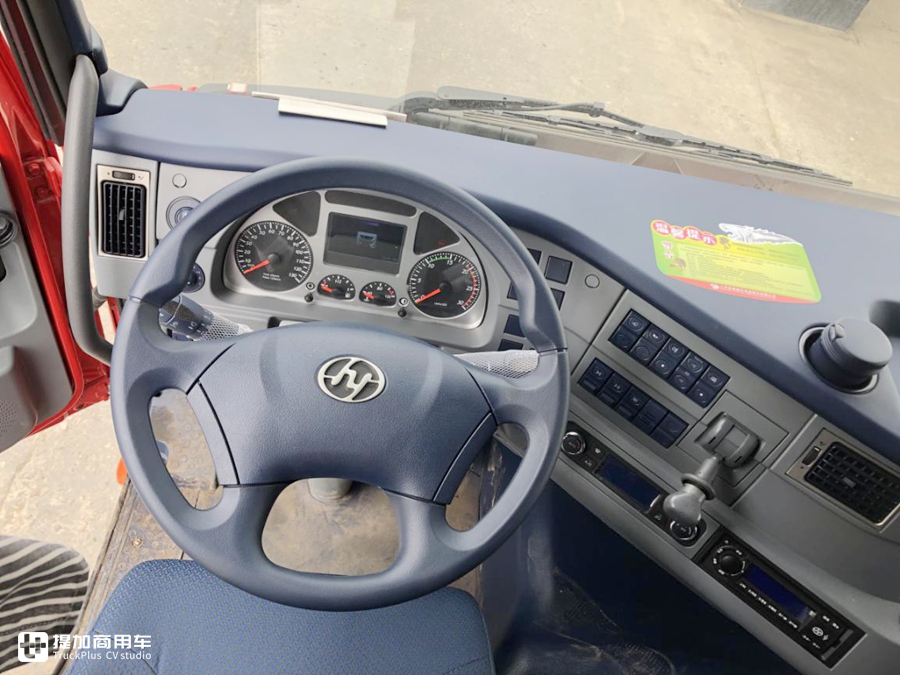 舒适性配置更高,红岩的旗舰自卸车,杰狮C500渣土车实拍! - 第4张 - 提加商用车网 舒适性配置更高,红岩的旗舰自卸车,杰狮C500渣土车实拍! - 第4张