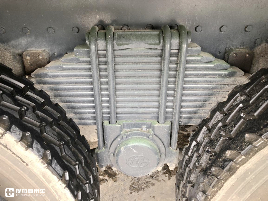 舒适性配置更高,红岩的旗舰自卸车,杰狮C500渣土车实拍! - 第12张 - 提加商用车网 舒适性配置更高,红岩的旗舰自卸车,杰狮C500渣土车实拍! - 第12张