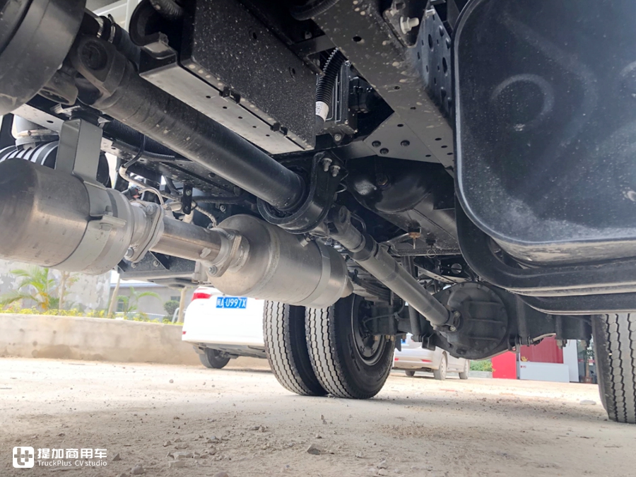 后排座空间真宽敞，拉货载人两不误，江淮康铃808双排座轻卡实拍 - 第12张