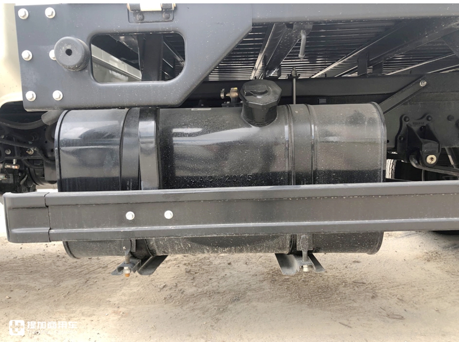 后排座空间真宽敞，拉货载人两不误，江淮康铃808双排座轻卡实拍 - 第14张