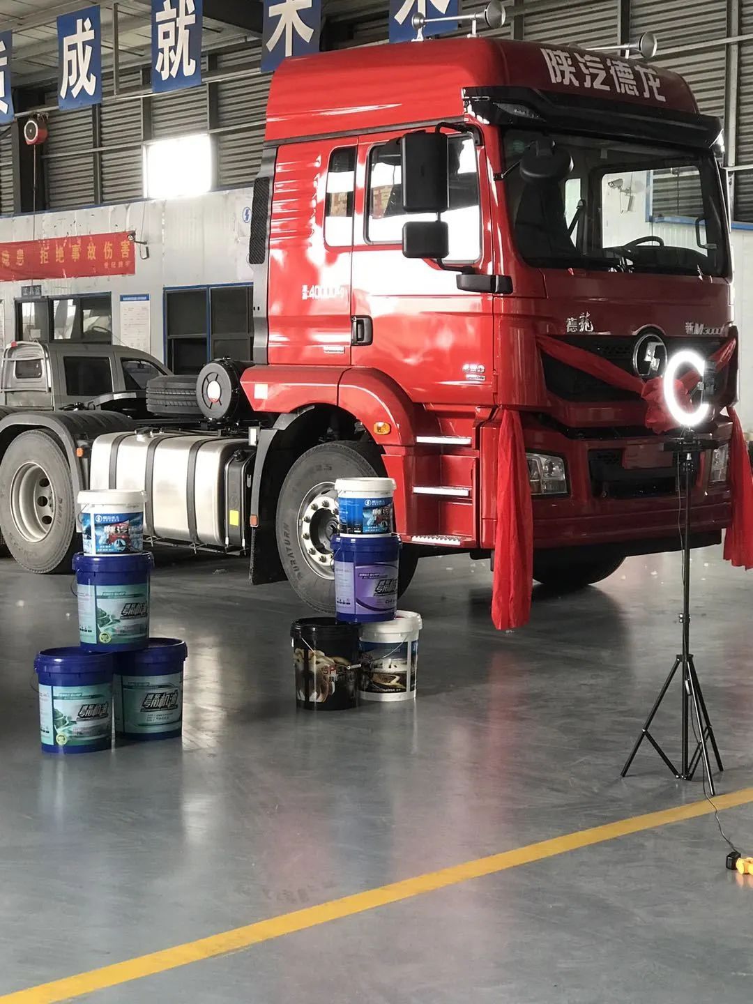 陕汽重卡丨直播巡展人气旺,终端交付势如虹 - 第6张 - 提加商用车网 陕汽重卡丨直播巡展人气旺,终端交付势如虹 - 第6张