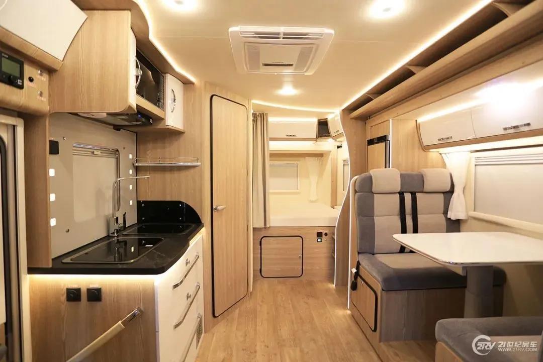 进口依维柯底盘改装!带您看看国六铂驰2020款帕亚尼房车 - 第5张 - 提加商用车网 进口依维柯底盘改装!带您看看国六铂驰2020款帕亚尼房车 - 第5张