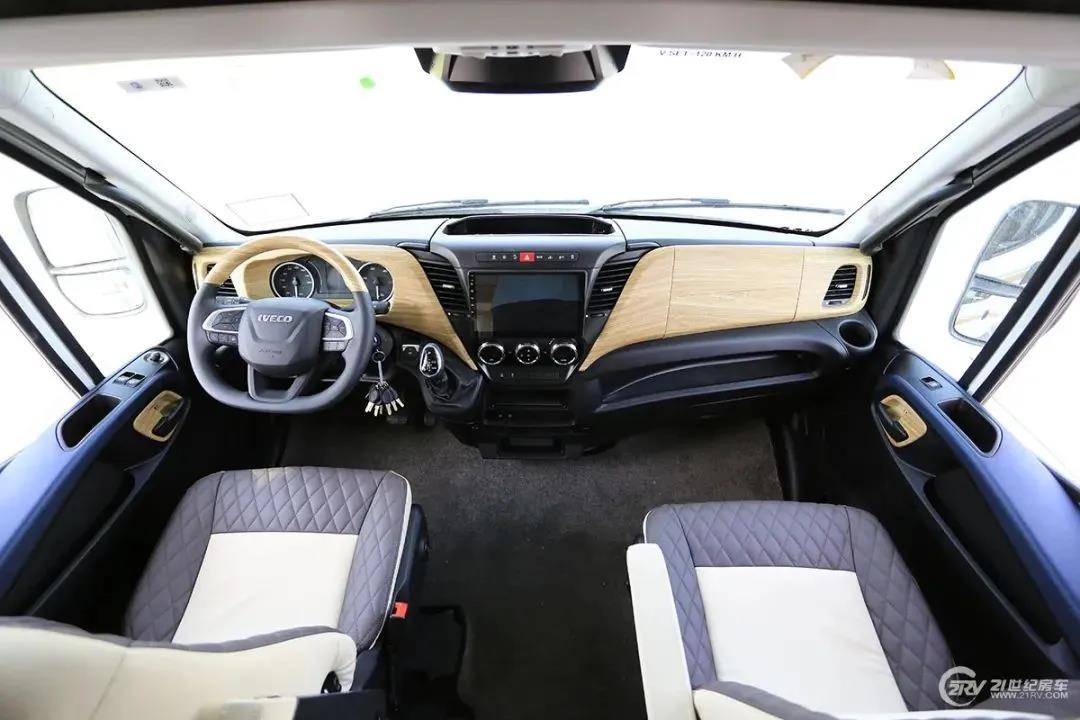 进口依维柯底盘改装!带您看看国六铂驰2020款帕亚尼房车 - 第4张 - 提加商用车网 进口依维柯底盘改装!带您看看国六铂驰2020款帕亚尼房车 - 第4张