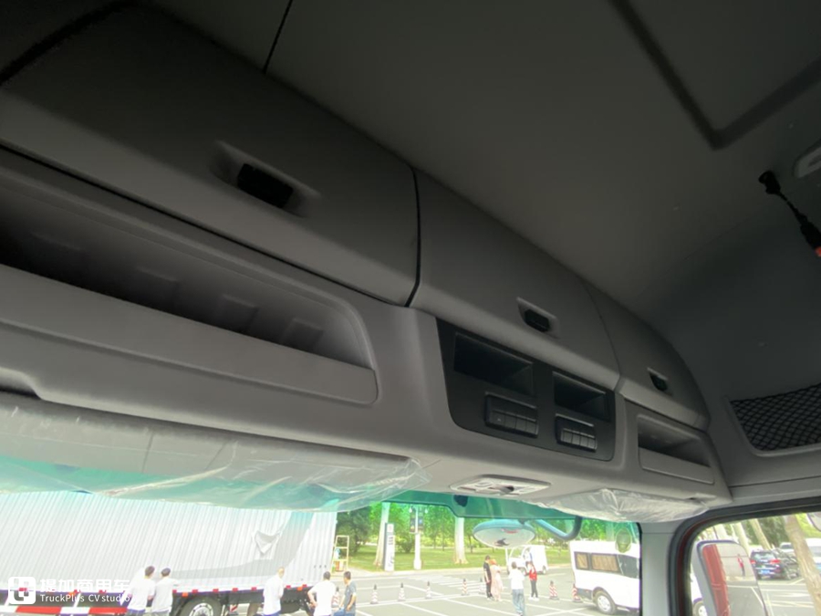 福田新发布的载货车,欧航配置怎么样?实拍6.8米仓栅载货车带您好好看看 - 第5张 - 提加商用车网 福田新发布的载货车,欧航配置怎么样?实拍6.8米仓栅载货车带您好好看看 - 第5张