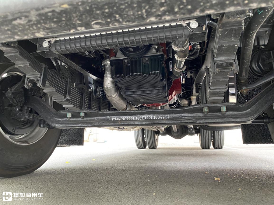 福田新发布的载货车,欧航配置怎么样?实拍6.8米仓栅载货车带您好好看看 - 第11张 - 提加商用车网 福田新发布的载货车,欧航配置怎么样?实拍6.8米仓栅载货车带您好好看看 - 第11张