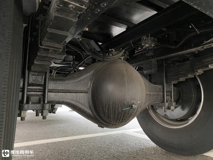 福田新发布的载货车,欧航配置怎么样?实拍6.8米仓栅载货车带您好好看看 - 第13张 - 提加商用车网 福田新发布的载货车,欧航配置怎么样?实拍6.8米仓栅载货车带您好好看看 - 第13张