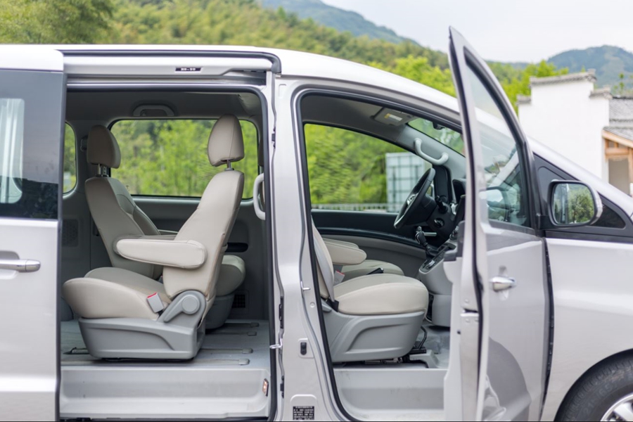 出行行业用车新选项?全新一代瑞风M4柴油版左右行业竞争格局 - 第7张 - 提加商用车网 出行行业用车新选项?全新一代瑞风M4柴油版左右行业竞争格局 - 第7张