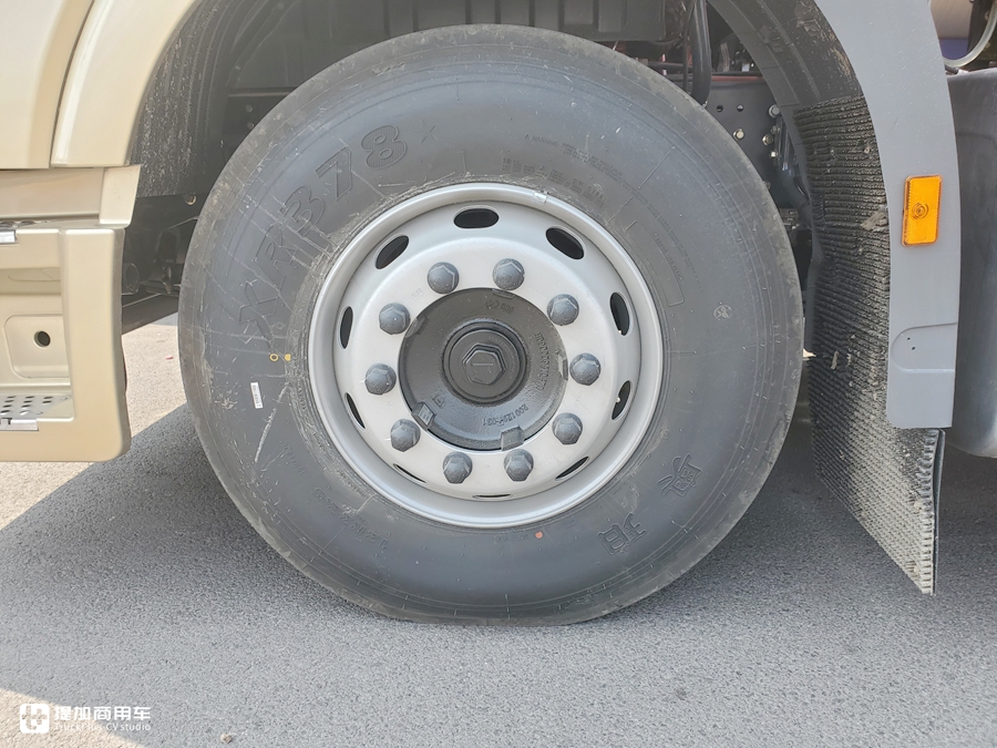 实拍联合U+420牵引车,笼式结构配液缓,车主说因为安全才选的联合 - 第4张 - 提加商用车网 实拍联合U+420牵引车,笼式结构配液缓,车主说因为安全才选的联合 - 第4张