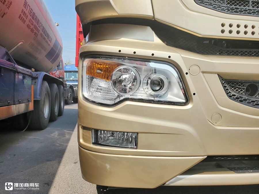 实拍联合U+420牵引车,笼式结构配液缓,车主说因为安全才选的联合 - 第7张 - 提加商用车网 实拍联合U+420牵引车,笼式结构配液缓,车主说因为安全才选的联合 - 第7张