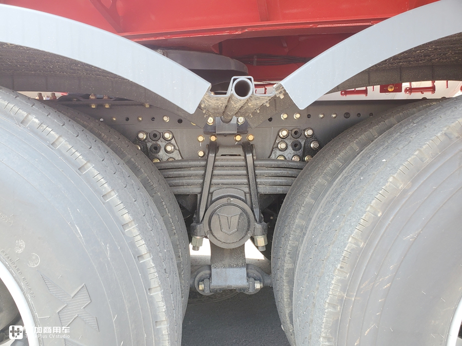 实拍联合U+420牵引车,笼式结构配液缓,车主说因为安全才选的联合 - 第21张 - 提加商用车网 实拍联合U+420牵引车,笼式结构配液缓,车主说因为安全才选的联合 - 第21张