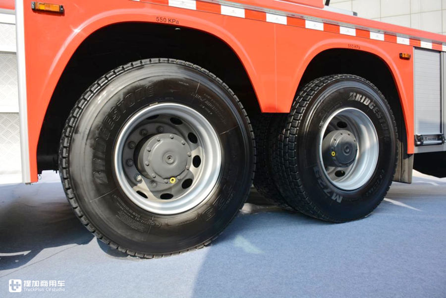 52米云梯+1800L水炮,这款马基路斯直臂云梯消防车性能真暴力 - 第11张 - 提加商用车网 52米云梯+1800L水炮,这款马基路斯直臂云梯消防车性能真暴力 - 第11张