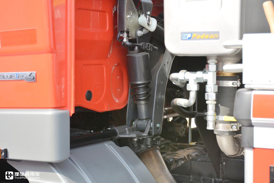 52米云梯+1800L水炮,这款马基路斯直臂云梯消防车性能真暴力 - 第13张 - 提加商用车网 52米云梯+1800L水炮,这款马基路斯直臂云梯消防车性能真暴力 - 第13张