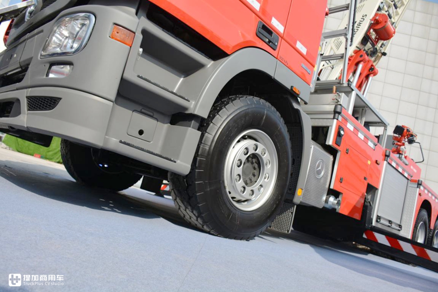 52米云梯+1800L水炮,这款马基路斯直臂云梯消防车性能真暴力 - 第6张 - 提加商用车网 52米云梯+1800L水炮,这款马基路斯直臂云梯消防车性能真暴力 - 第6张