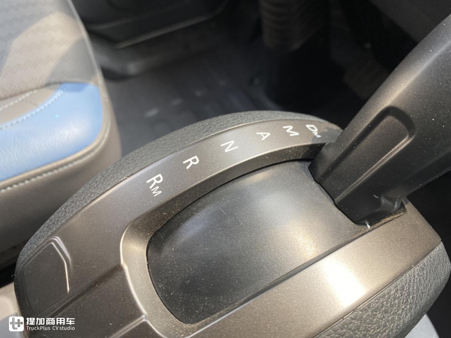 福田又发布了一款高端载货车,双卧铺自动档,后桥还配了空气悬架 - 第7张 - 提加商用车网 福田又发布了一款高端载货车,双卧铺自动档,后桥还配了空气悬架 - 第7张