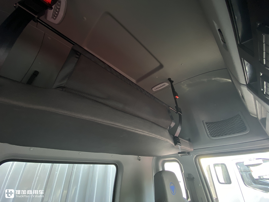 福田又发布了一款高端载货车,双卧铺自动档,后桥还配了空气悬架 - 第8张 - 提加商用车网 福田又发布了一款高端载货车,双卧铺自动档,后桥还配了空气悬架 - 第8张