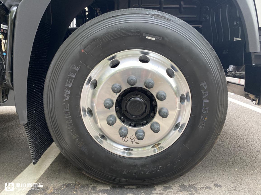 福田又发布了一款高端载货车,双卧铺自动档,后桥还配了空气悬架 - 第12张 - 提加商用车网 福田又发布了一款高端载货车,双卧铺自动档,后桥还配了空气悬架 - 第12张