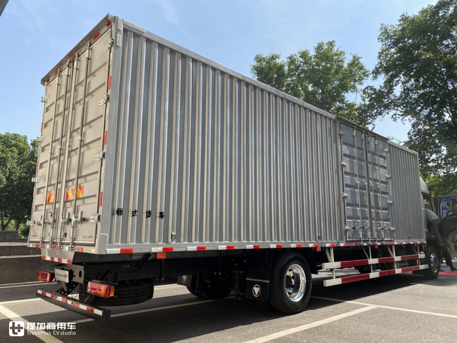 福田又发布了一款高端载货车,双卧铺自动档,后桥还配了空气悬架 - 第15张 - 提加商用车网 福田又发布了一款高端载货车,双卧铺自动档,后桥还配了空气悬架 - 第15张