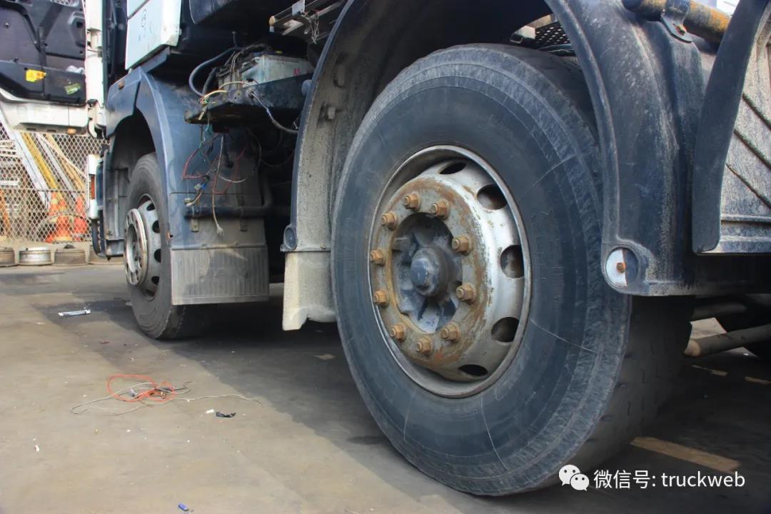8x4欧版大件 ,国内罕见的曼恩F2000 FE41.460牵引车 - 第4张 - 提加商用车网 8x4欧版大件 ,国内罕见的曼恩F2000 FE41.460牵引车 - 第4张