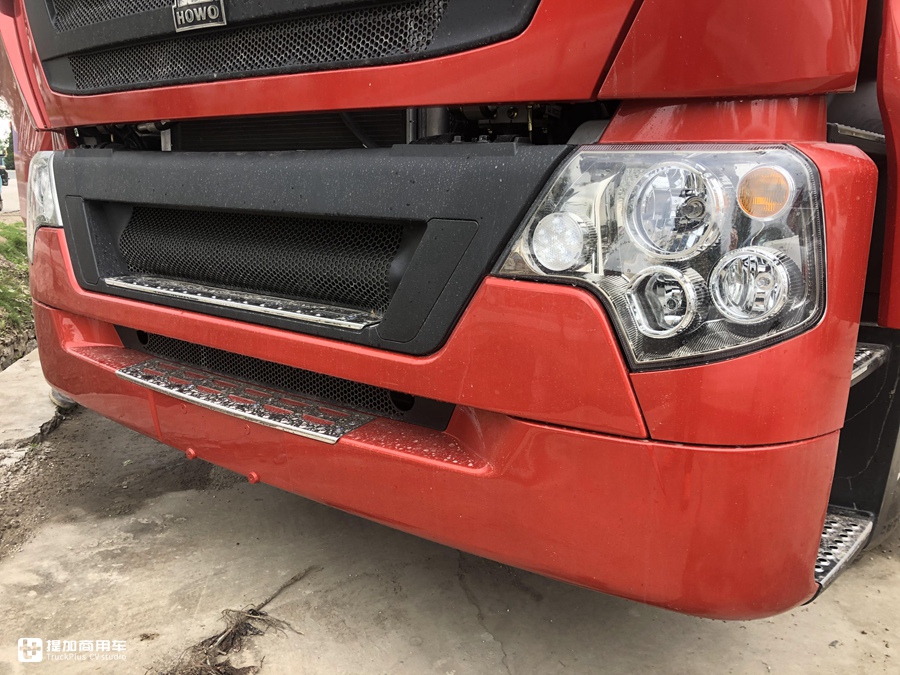 2020款豪沃T7H牵引车实拍,免费升级AMT变速箱,据说坏了还只换不修 - 第2张 - 提加商用车网 2020款豪沃T7H牵引车实拍,免费升级AMT变速箱,据说坏了还只换不修 - 第2张