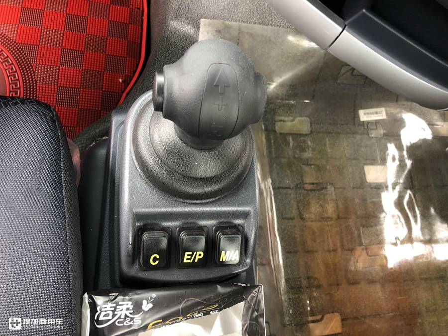 2020款豪沃T7H牵引车实拍,免费升级AMT变速箱,据说坏了还只换不修 - 第7张 - 提加商用车网 2020款豪沃T7H牵引车实拍,免费升级AMT变速箱,据说坏了还只换不修 - 第7张