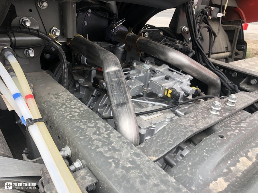 2020款豪沃T7H牵引车实拍,免费升级AMT变速箱,据说坏了还只换不修 - 第13张 - 提加商用车网 2020款豪沃T7H牵引车实拍,免费升级AMT变速箱,据说坏了还只换不修 - 第13张
