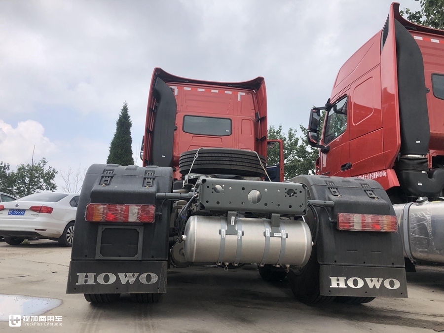 2020款豪沃T7H牵引车实拍,免费升级AMT变速箱,据说坏了还只换不修 - 第20张 - 提加商用车网 2020款豪沃T7H牵引车实拍,免费升级AMT变速箱,据说坏了还只换不修 - 第20张