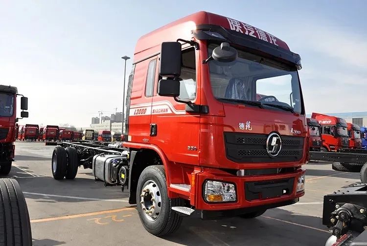 德龙L3000 4×2高顶双卧载货车,给你过分的“包容” - 第9张 - 提加商用车网 德龙L3000 4×2高顶双卧载货车,给你过分的“包容” - 第9张