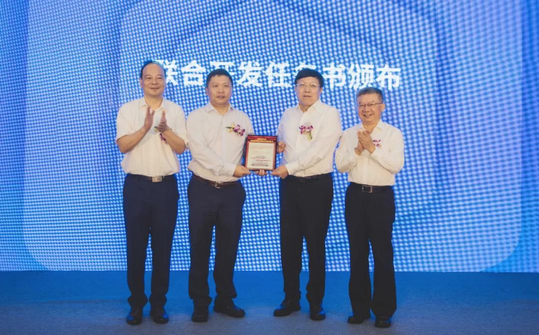 “新”领域!东风与宁德时代签署战略合作协议 - 第2张 - 提加商用车网 “新”领域!东风与宁德时代签署战略合作协议 - 第2张