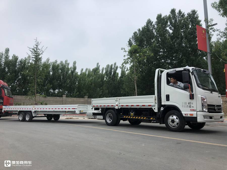 轻卡也有两节车厢车型上路了?山东凯马M3轻卡中置轴列车实拍 - 第2张 - 提加商用车网 轻卡也有两节车厢车型上路了?山东凯马M3轻卡中置轴列车实拍 - 第2张